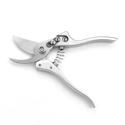 G16 Pruning Shears